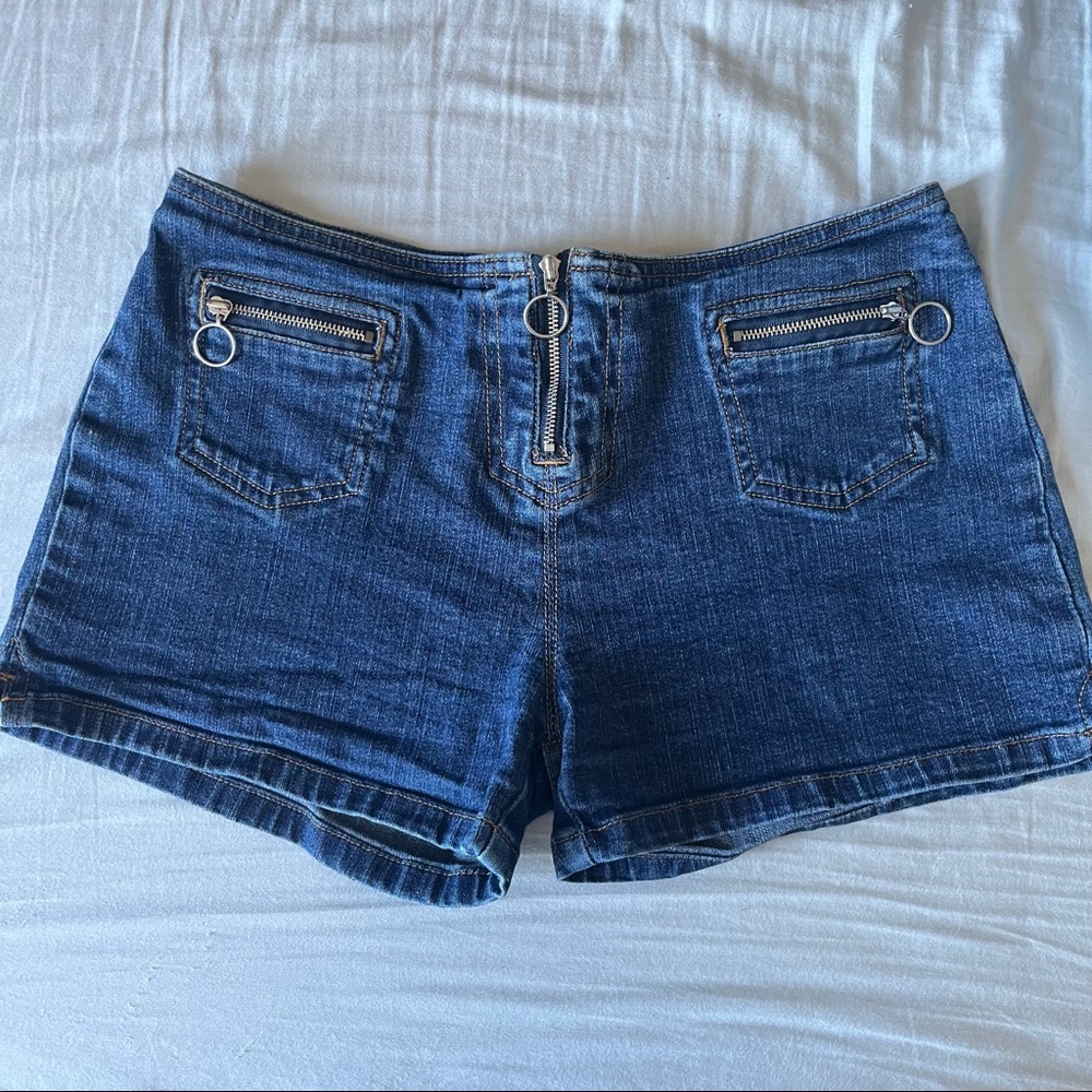 Sold - Picture 3 of 6